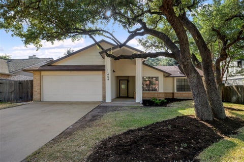 Photo of 11464 Bristle Oak TRL, Austin, TX 78750 (MLS # 9137722)