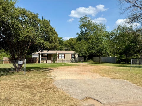 Photo of 2001 Pecan ST, Bastrop, TX 78602 (MLS # 4648252)
