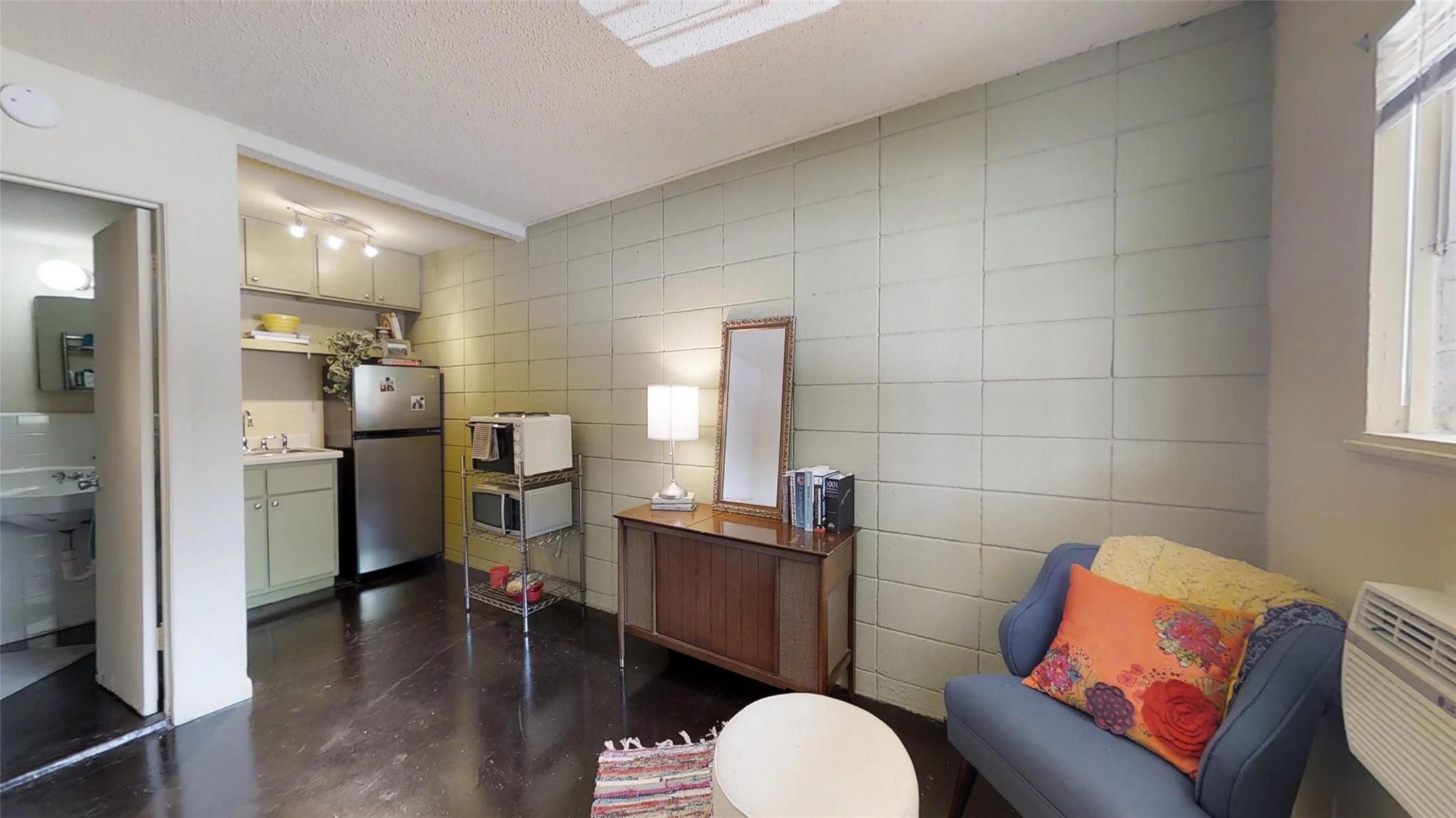 300 E 30th ST 203
