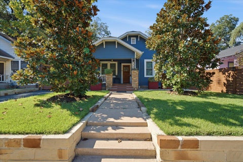 Photo of 2407 Willow ST, Austin, TX 78702 (MLS # 6019487)