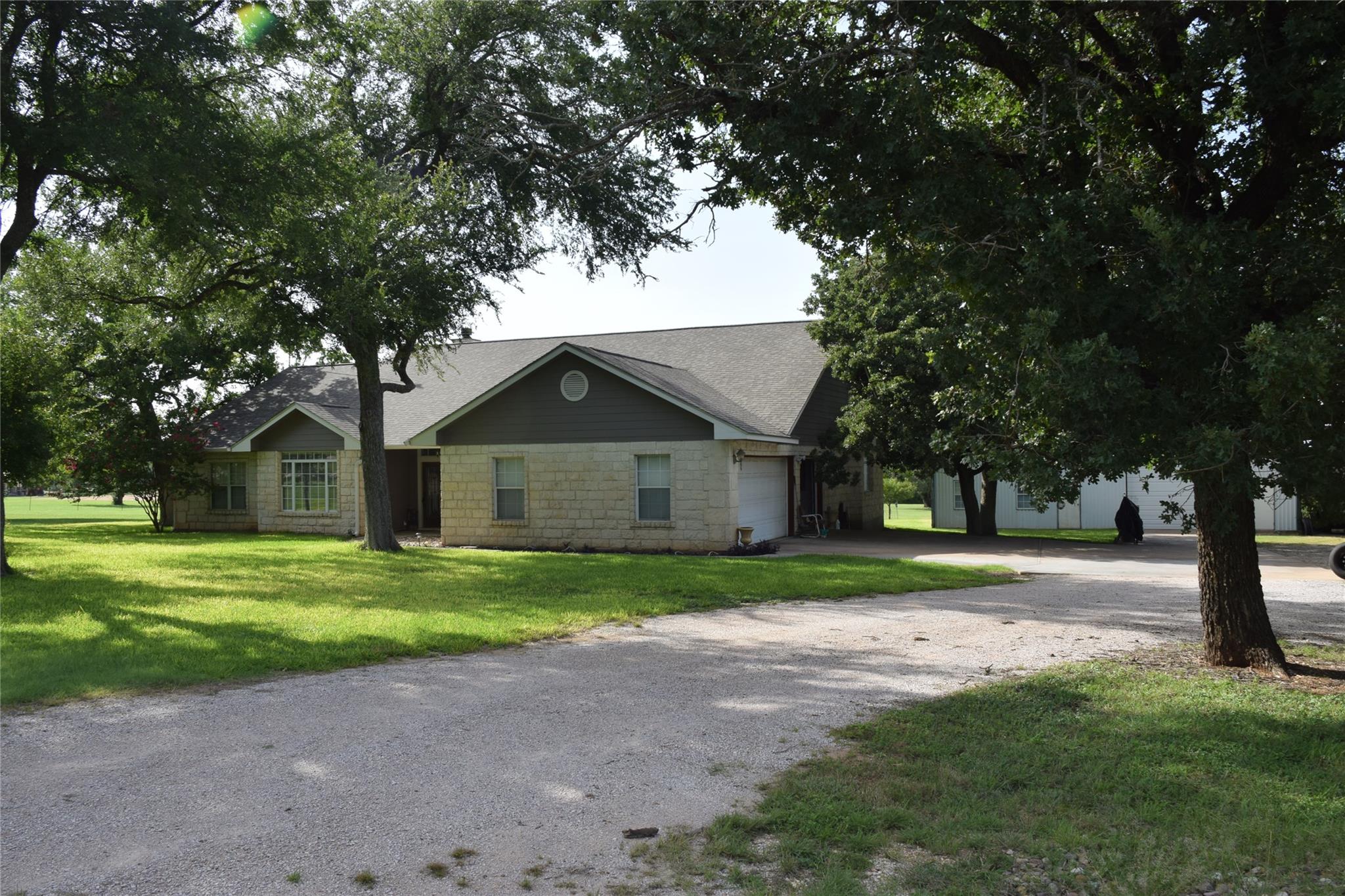 2116 County Road 403