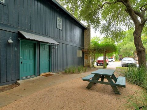 Photo of 604 Franklin BLVD #B, Austin, TX 78751 (MLS # 9992456)