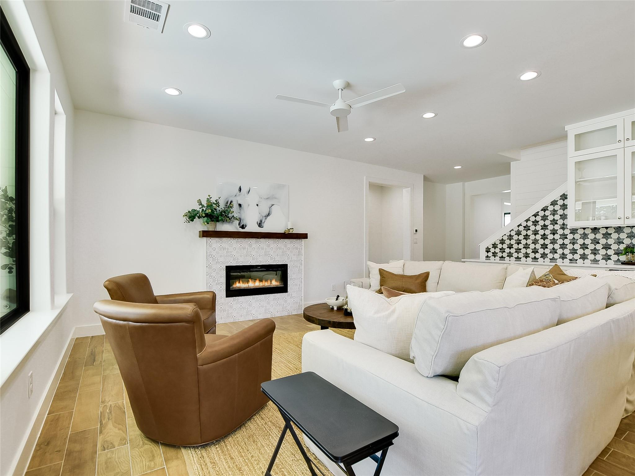2400 Cherry LN