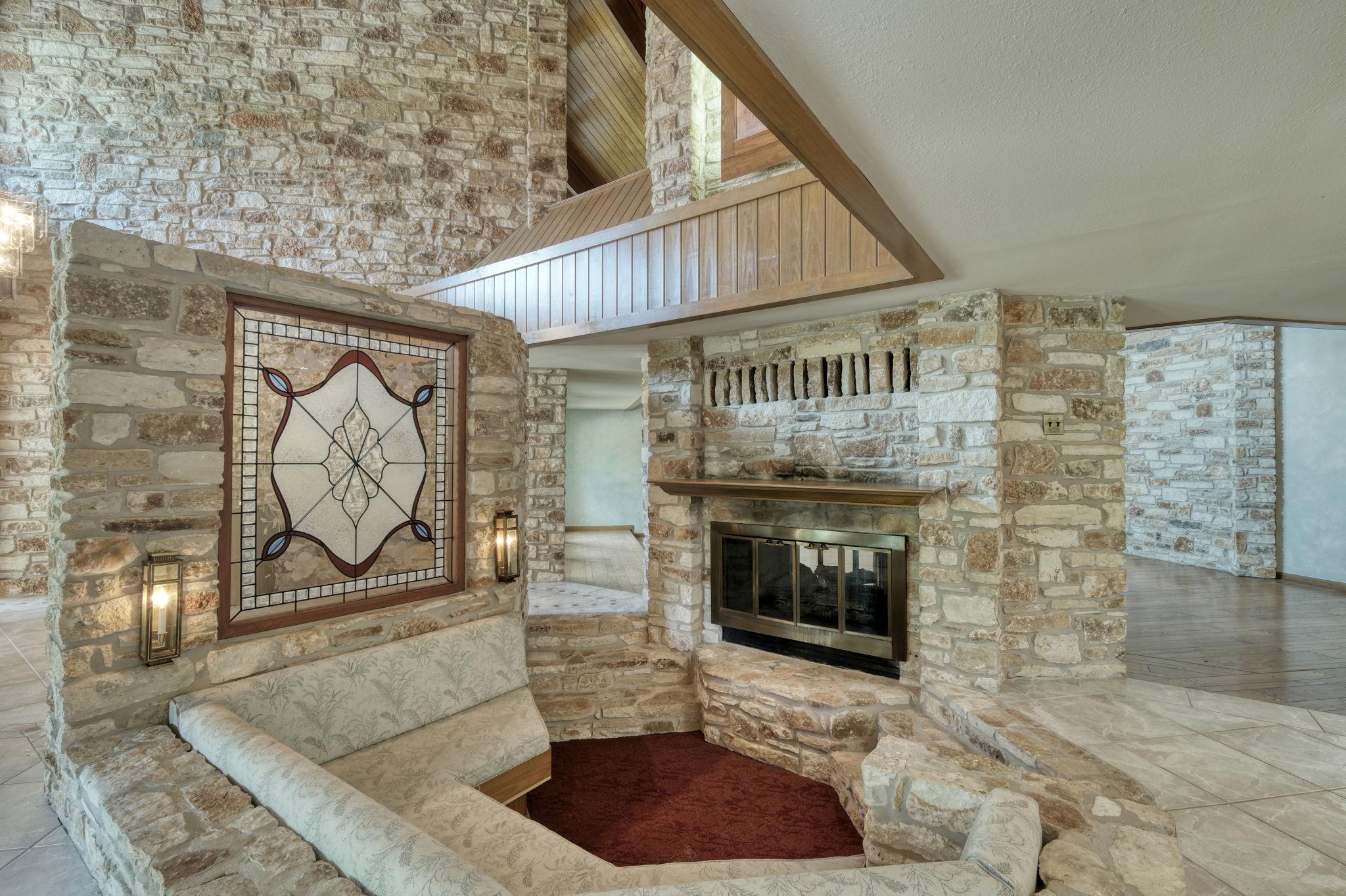 700 Breakaway RD