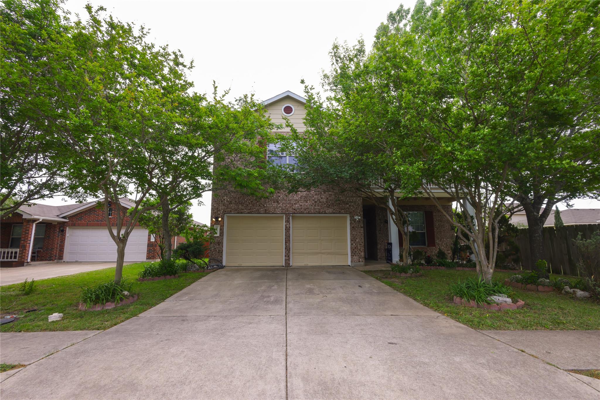 6121 Los Cielos BLVD