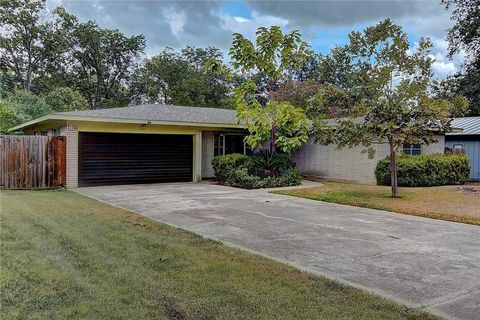 Photo of 1706 Ridgemont DR, Austin, TX 78723 (MLS # 4698922) Photo of 1706 Ridgemont DR, Austin, TX 78723 (MLS # 4698922)