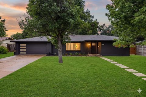 2902 Skylark DR Austin TX 78757