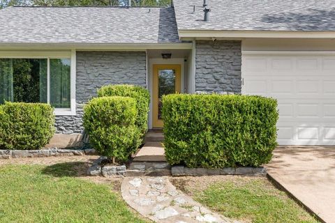 Photo of 658 Mairo ST, Austin, TX 78748 (MLS # 1864068)