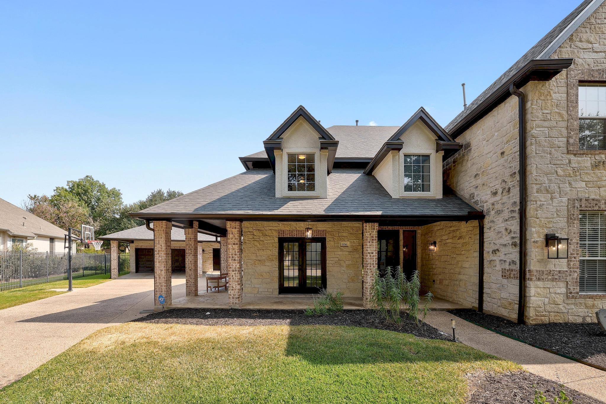 104 Hazeltine DR
