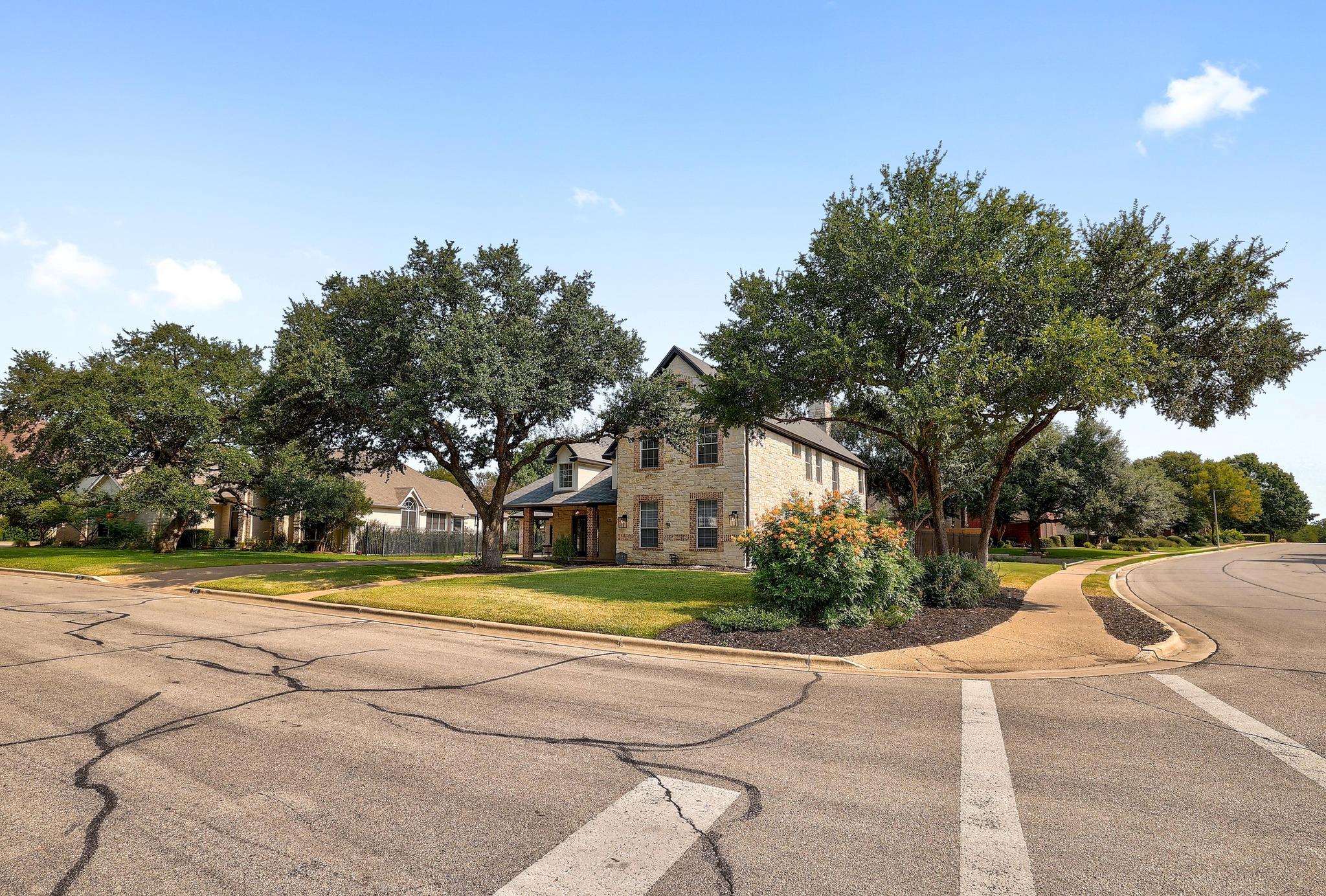 104 Hazeltine DR