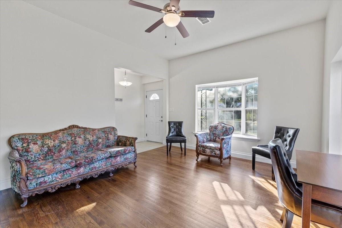 1809 Main ST