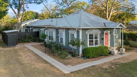 1809 Main ST Bastrop TX 78602