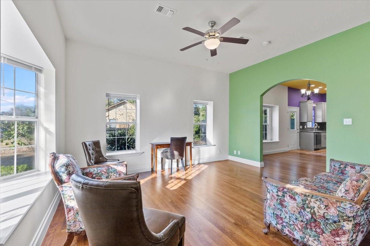 1809 Main ST