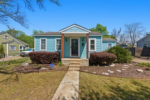 Photo of 916 E 49th ST, Austin, TX 78751 (MLS # 4032742)