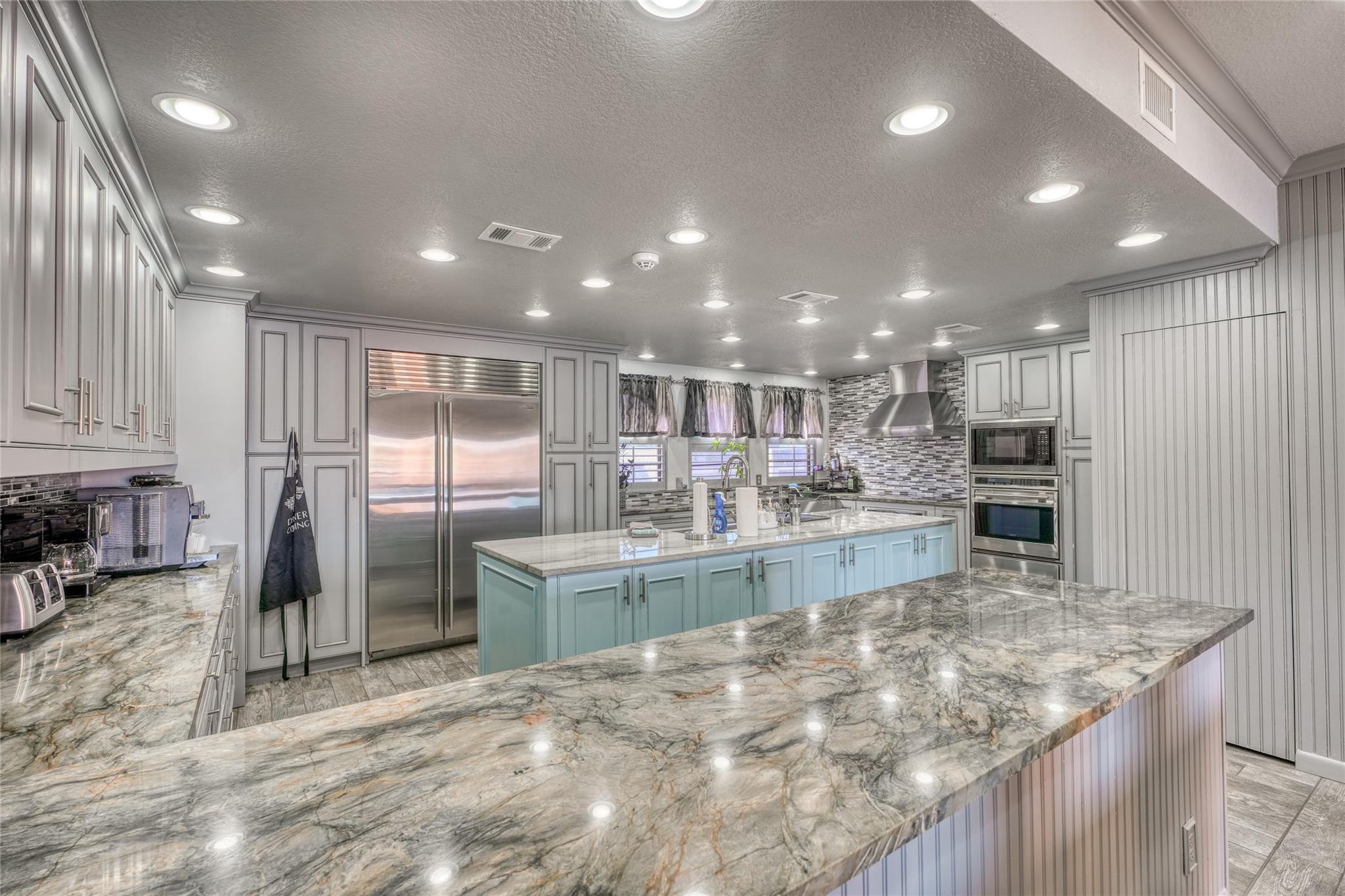521 N Horseshoe Bay BLVD