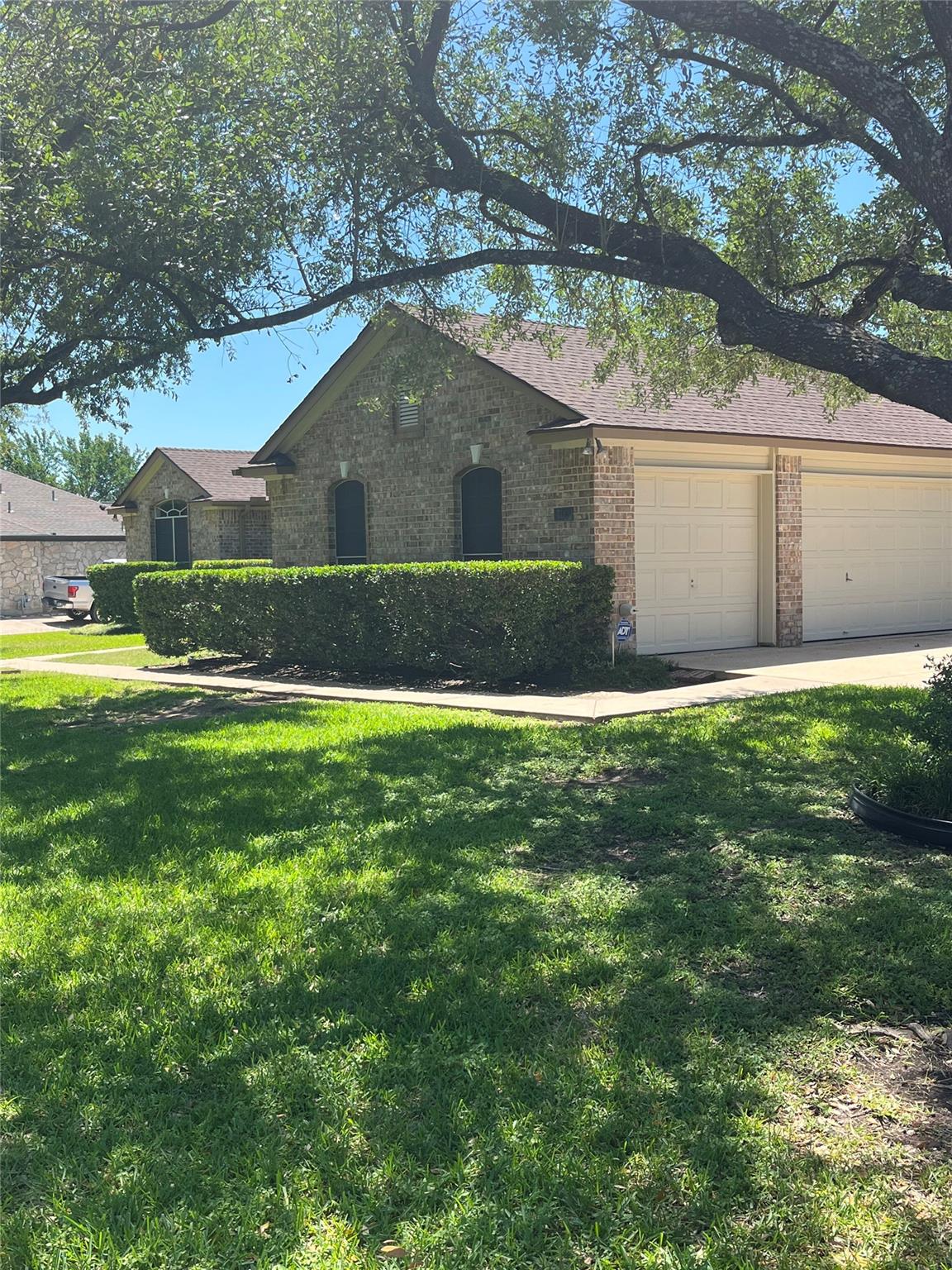 100 Adelfa DR