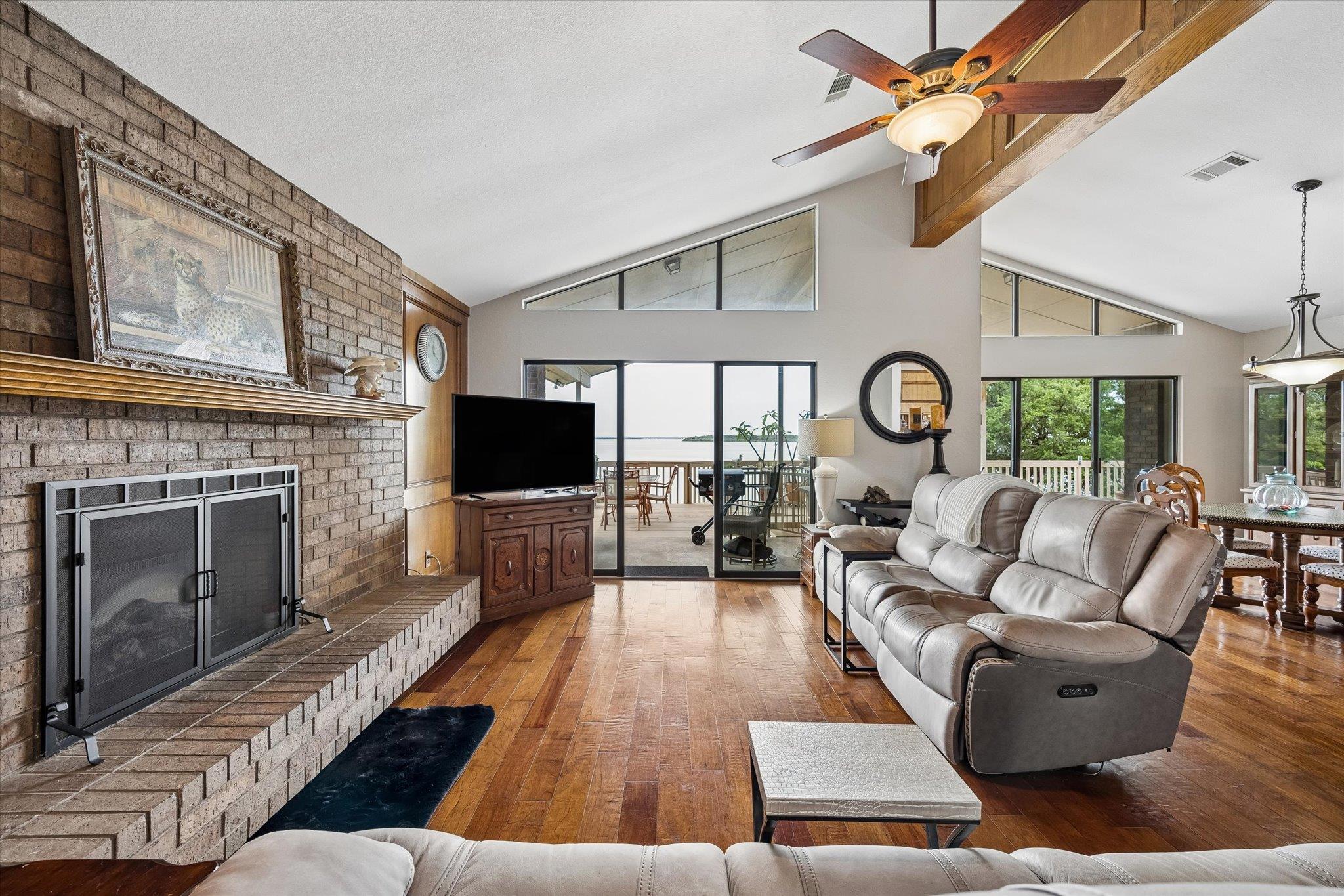 1704 County Road 128
