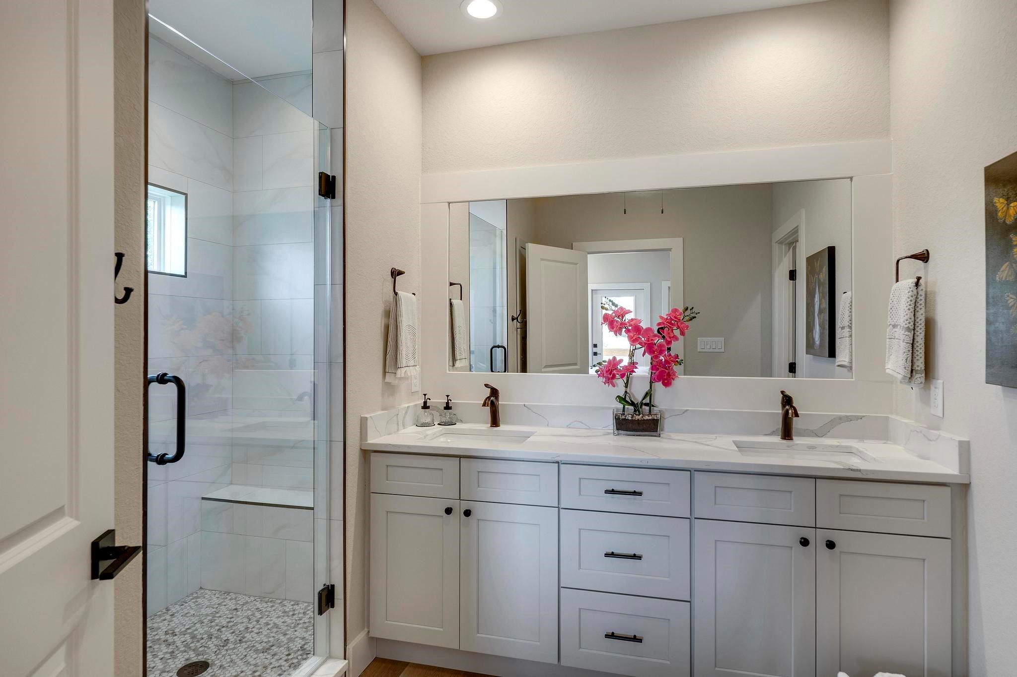 Granite Shoals, Texas 78654, United States, 3 Bedrooms Bedrooms, ,3 BathroomsBathrooms,Residential,Active,34223