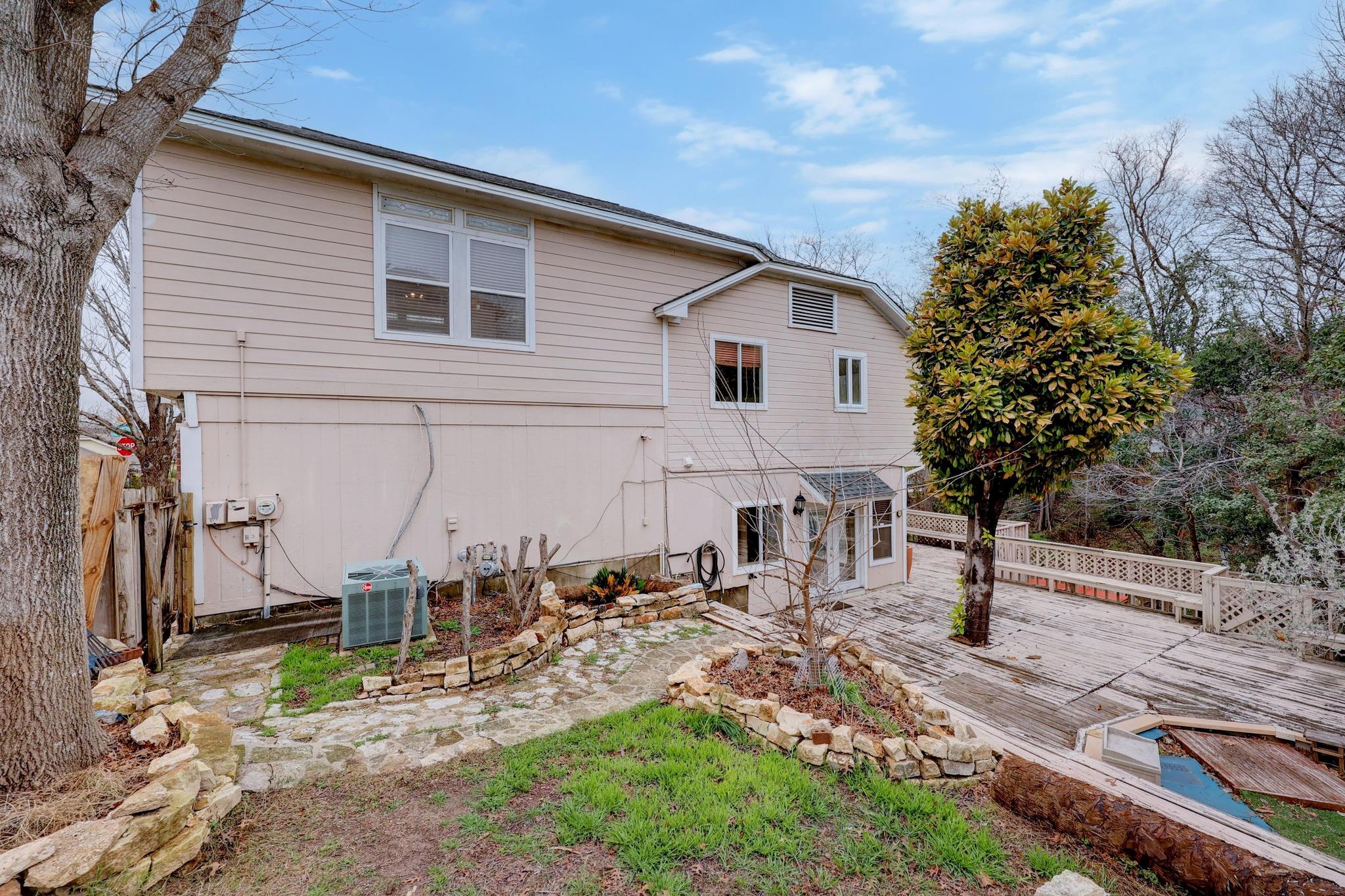 1102 Silverton CT
