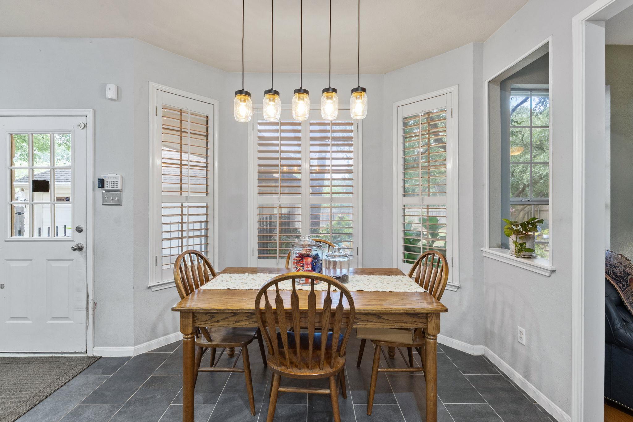 6804 Robert Dixon DR