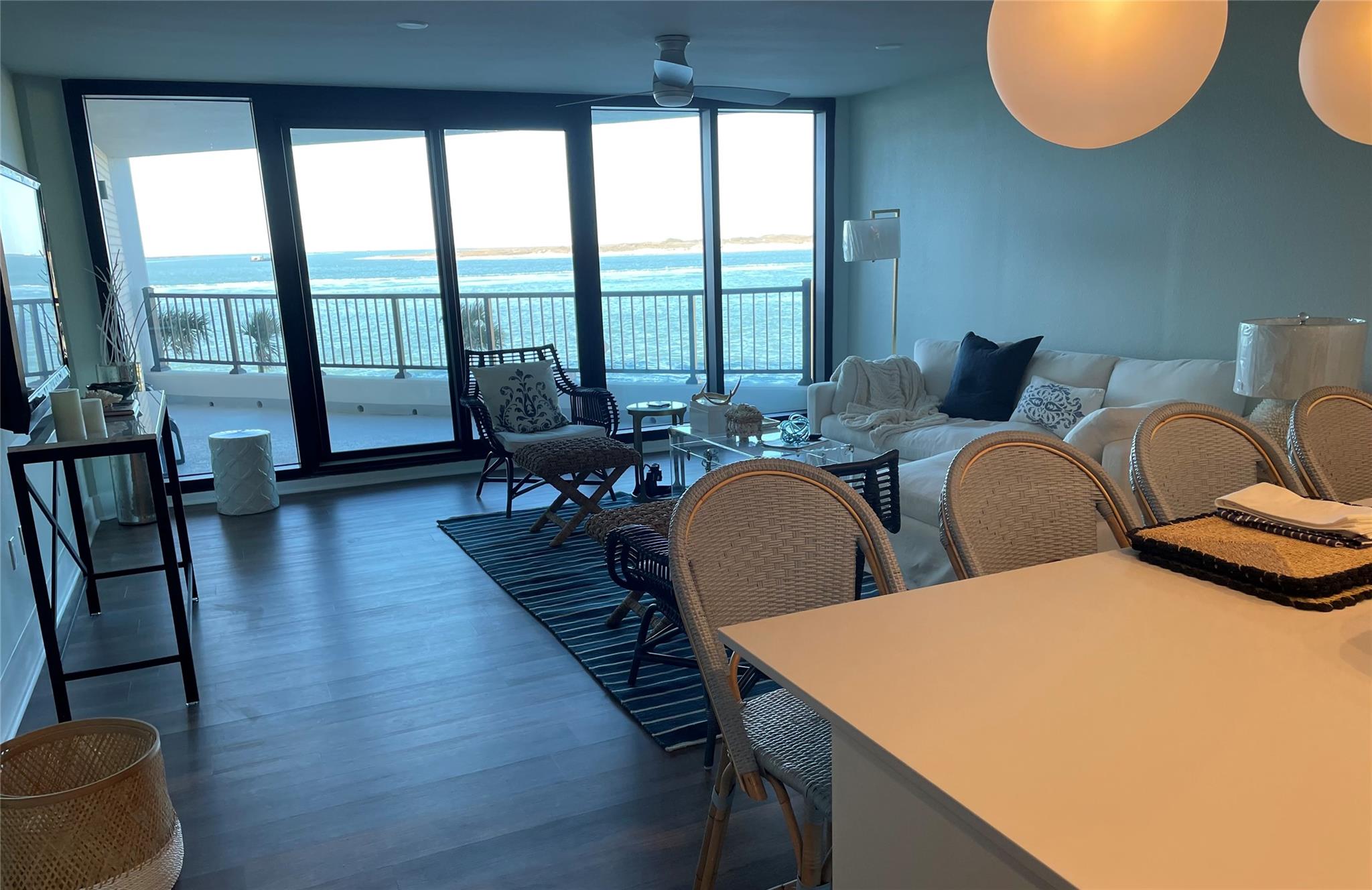 1000 N Station ST 106