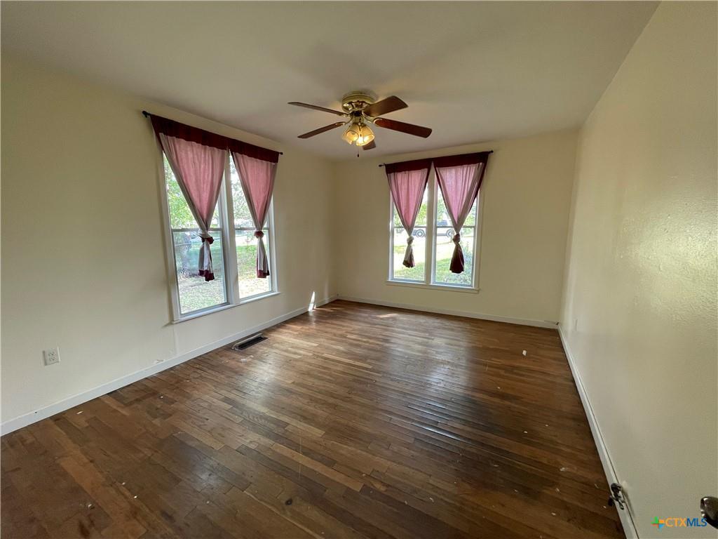 1127 Nix RD
