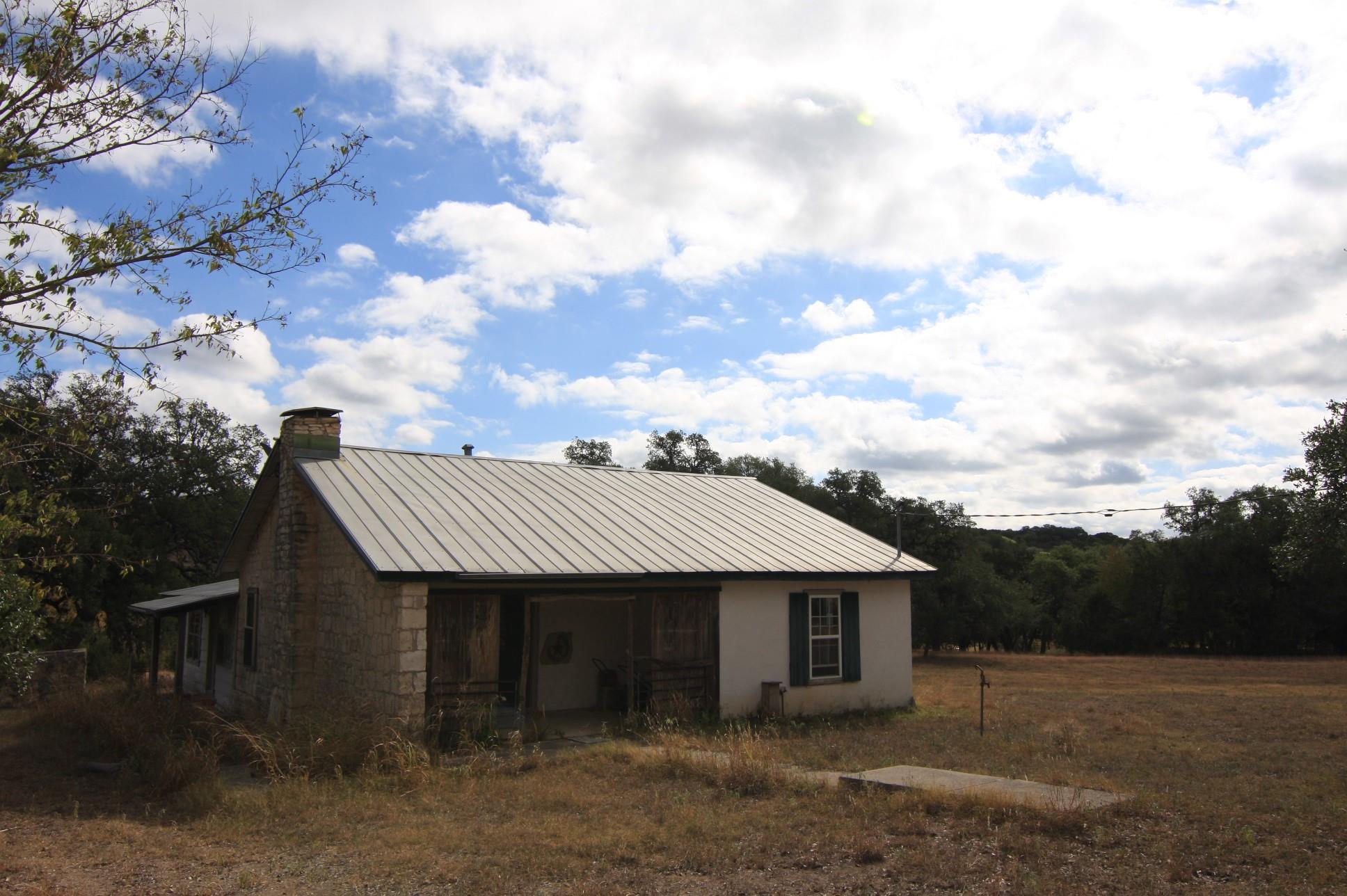 8170 N US Hwy 281 Highway