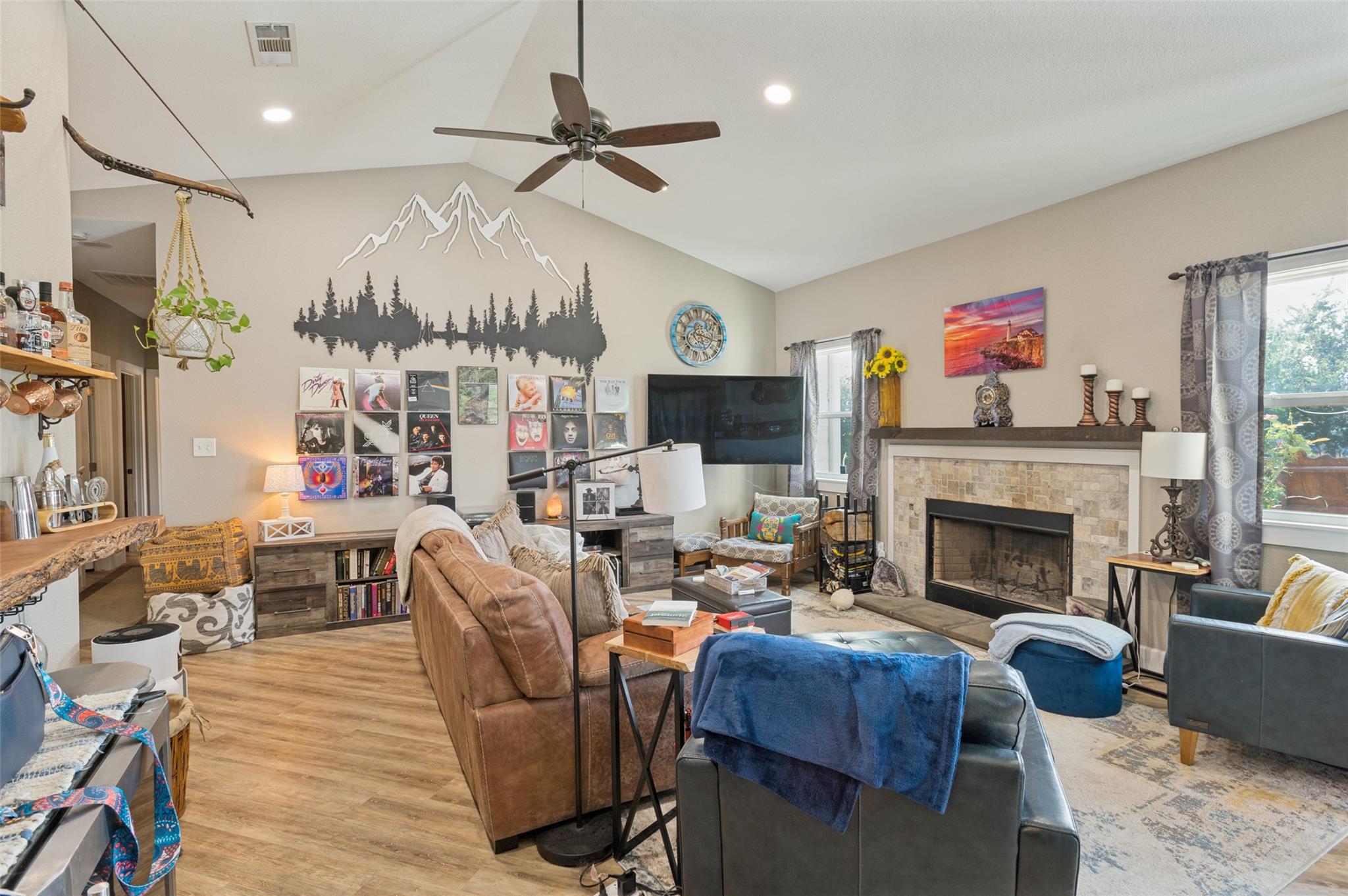 1052 Meandering WAY