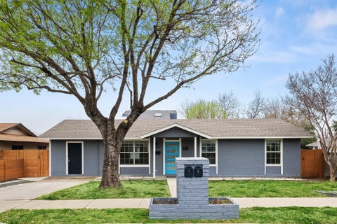 Photo of 1111 Lawson LN, Austin, TX 78702 (MLS # 4698261)