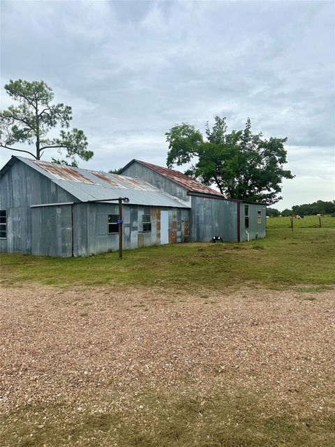 A home in Schulenburg