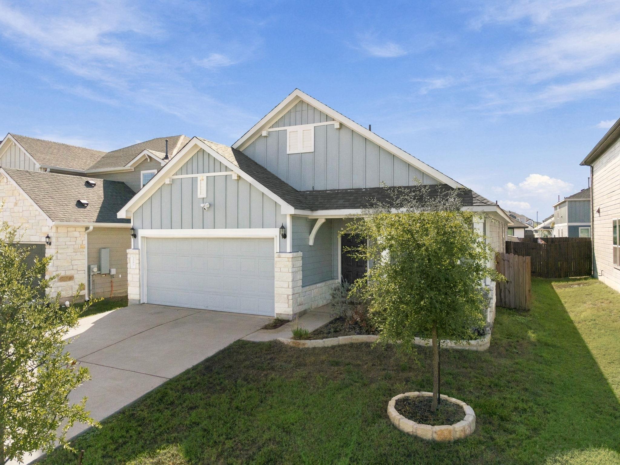 121 English Oak ST