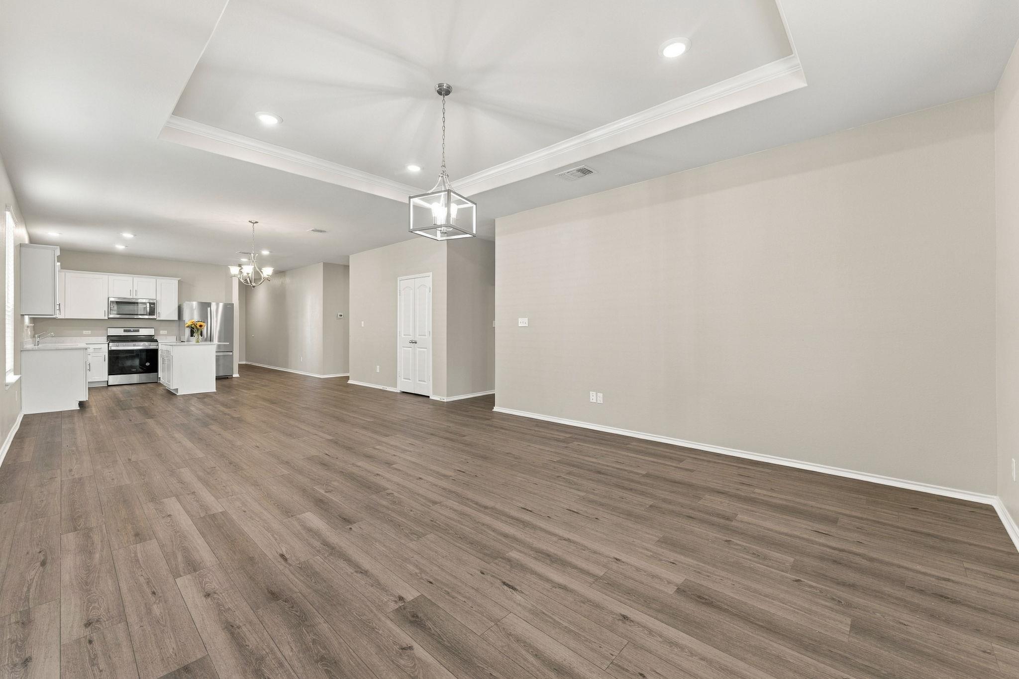121 English Oak ST