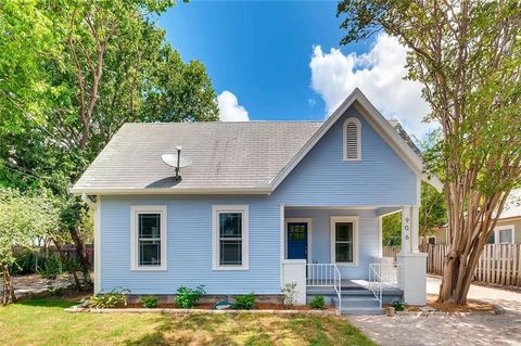 Photo of 906 E 38 1/2 ST, Austin, TX 78751 (MLS # 5232411)