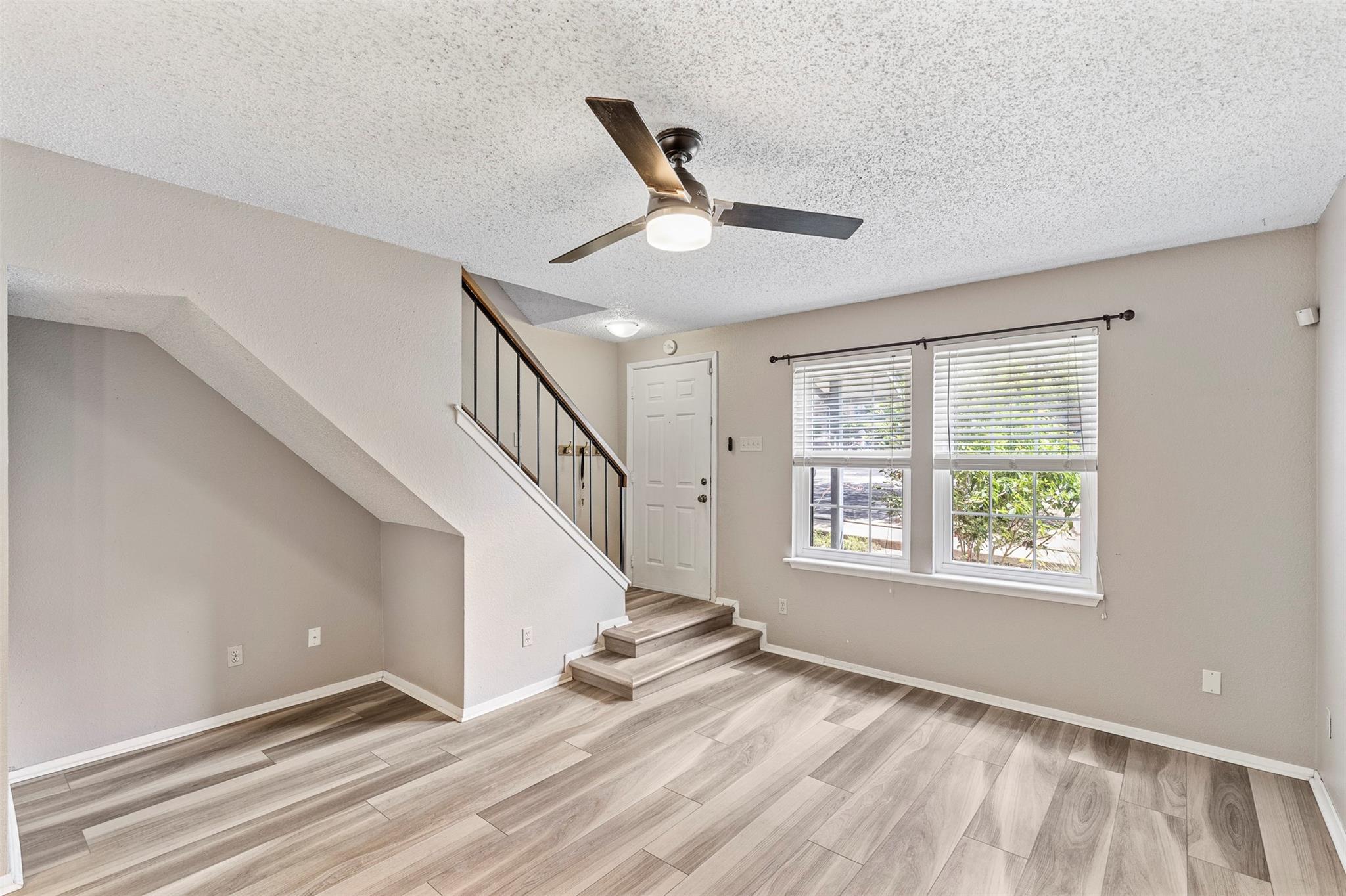 View Austin, TX 78758 condo