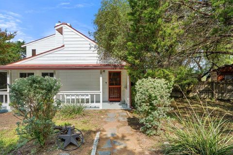 Photo of 131 Belle DR, Wimberley, TX 78676 (MLS # 7751382)