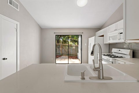 Tiny photo for 1411 Gracy Farms LN #61, Austin, TX 78758 (MLS # 5360775)