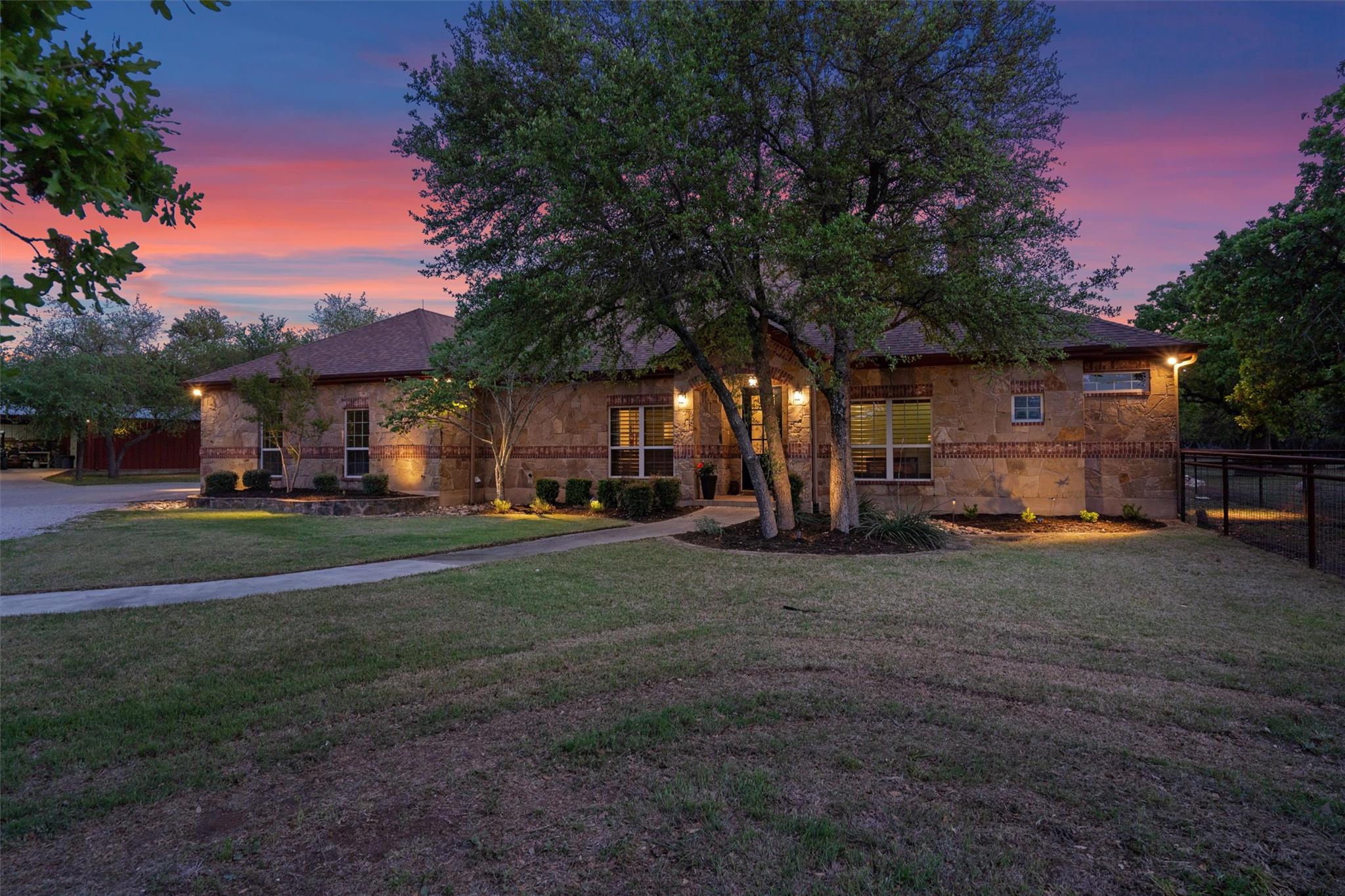 200 Little River RD