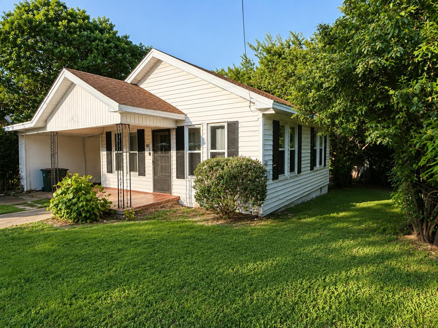 807 S Elm ST