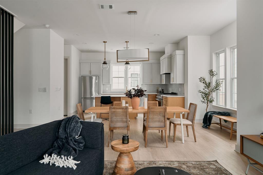 2209 Woodland Ave 602