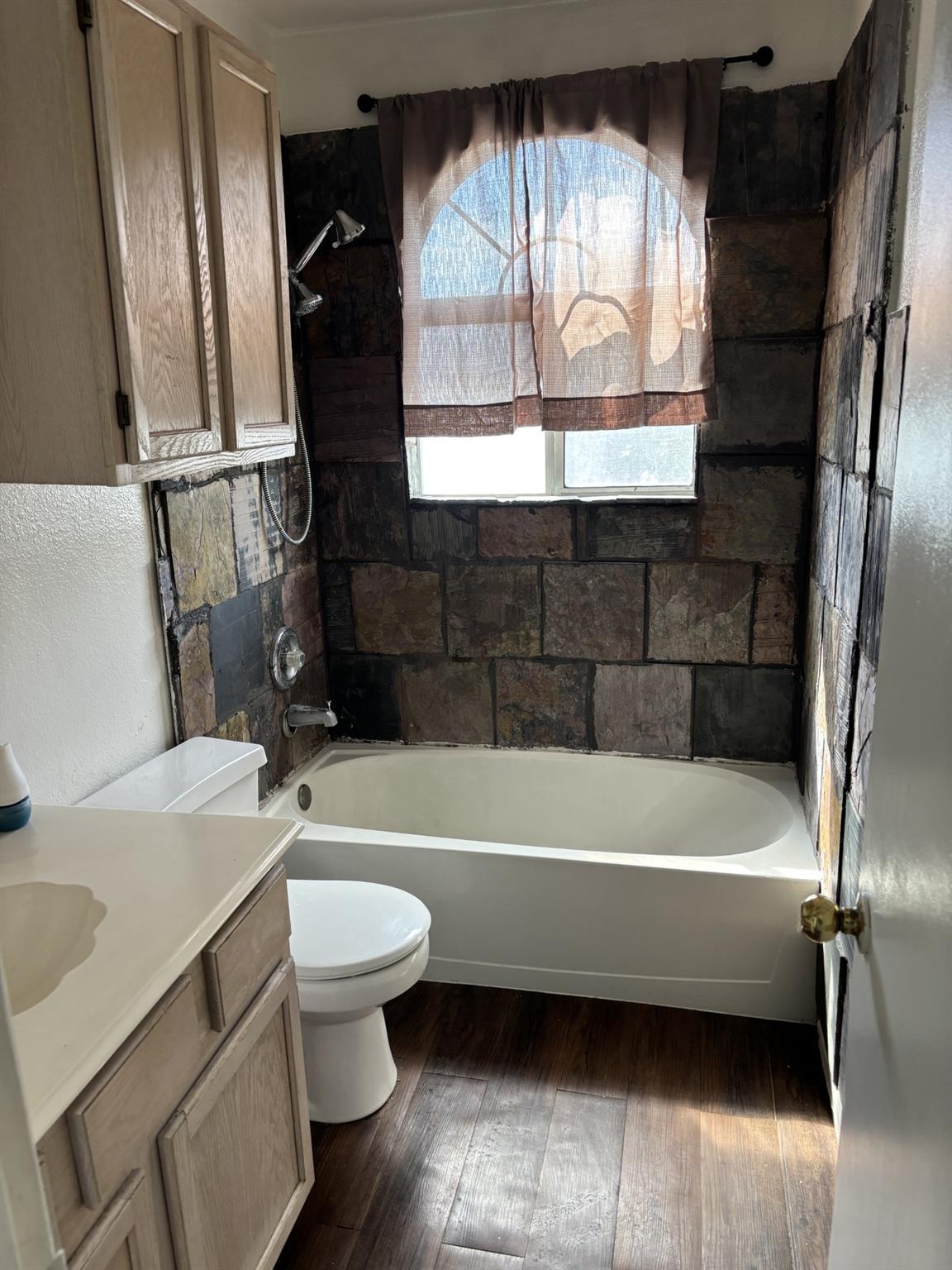 1910 Ireland DR