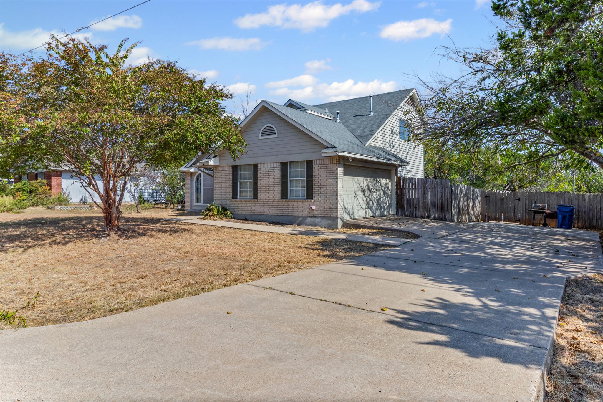 1910 Ireland DR