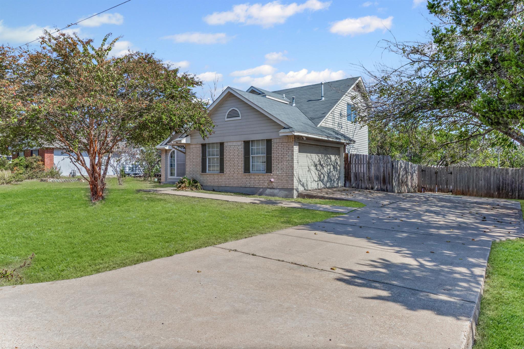 1910 Ireland DR