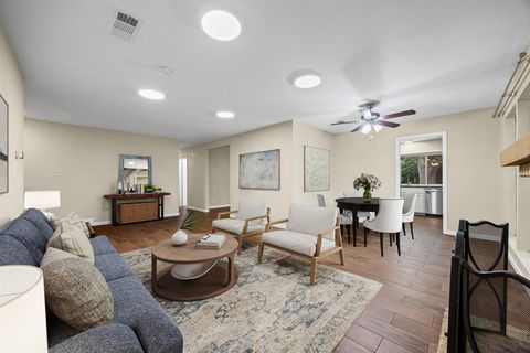 Tiny photo for 9215 Hunters TRCE E, Austin, TX 78758 (MLS # 4473363)