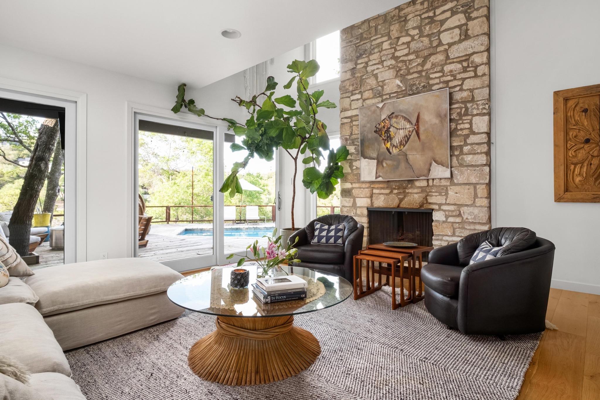 2721 Trail Of The Madrones