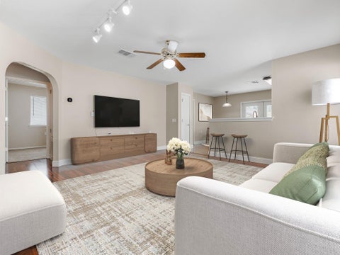 Photo of 5220 Hutchinson DR, Austin, TX 78723 (MLS # 6974327)