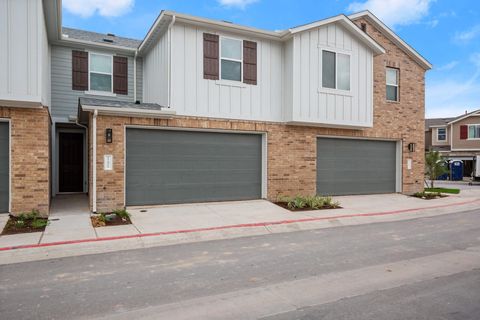 Photo of 17411 Homestead Haven DR, Bee Cave, TX 78738 (MLS # 1633503) Photo of 17411 Homestead Haven DR, Bee Cave, TX 78738 (MLS # 1633503)