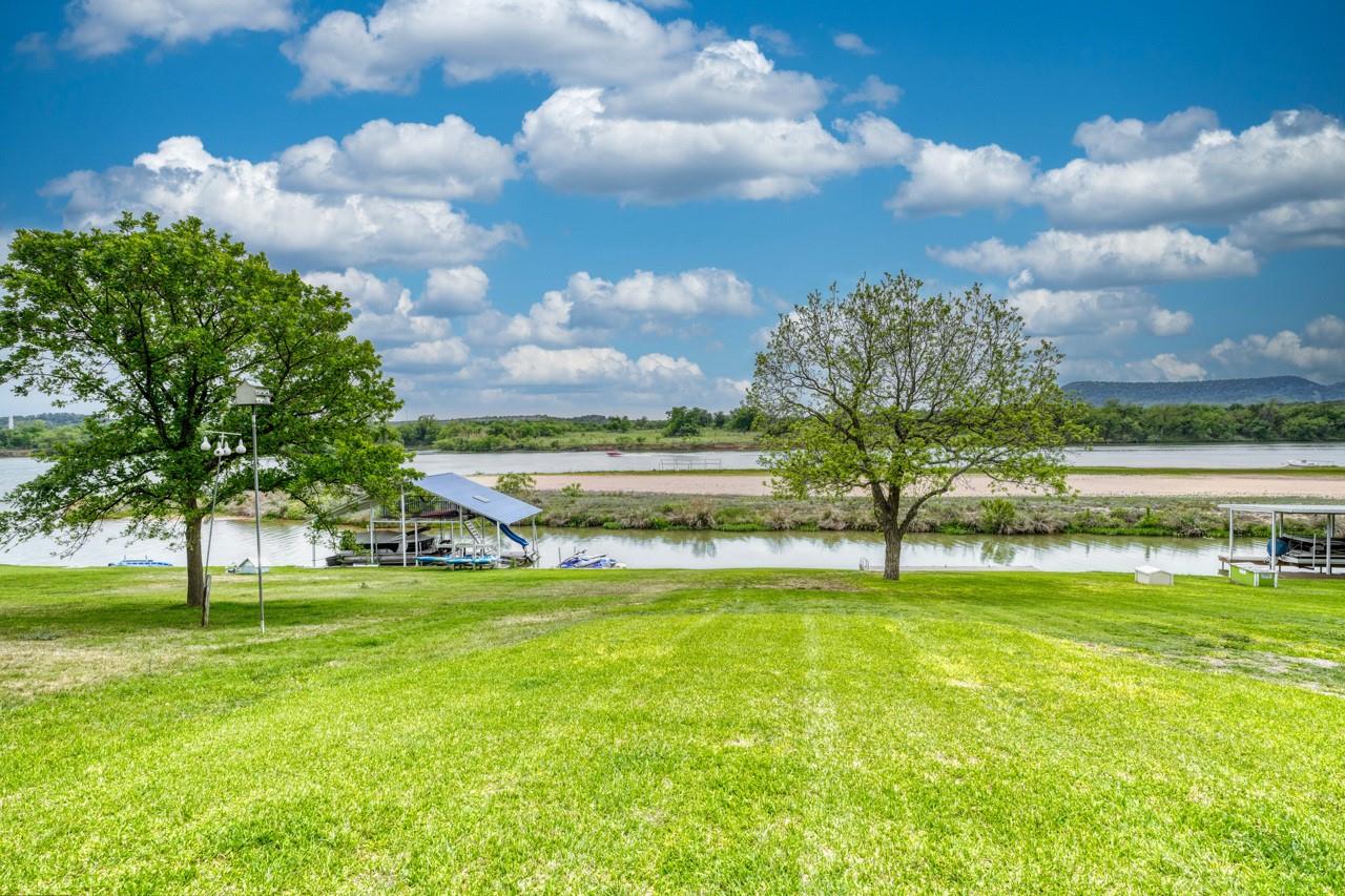 3320 River Oaks DR