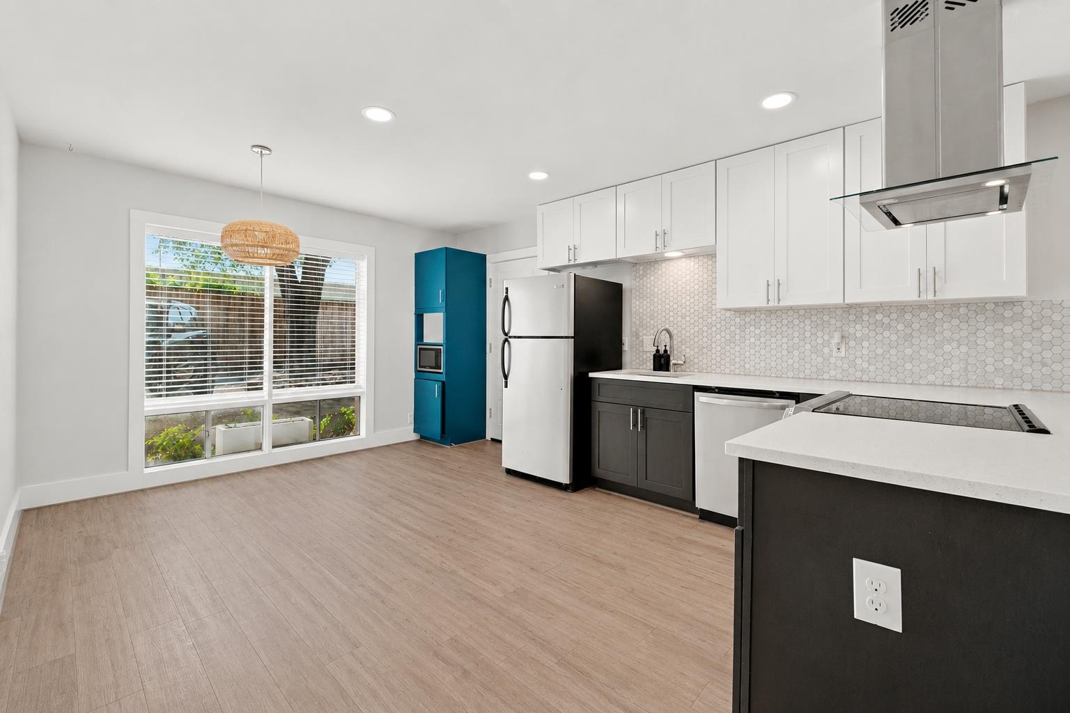 5332 Balcones DR B