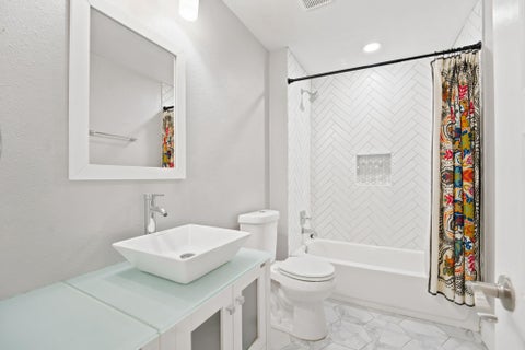 Tiny photo for 5332 Balcones DR #B, Austin, TX 78731 (MLS # 4414495)