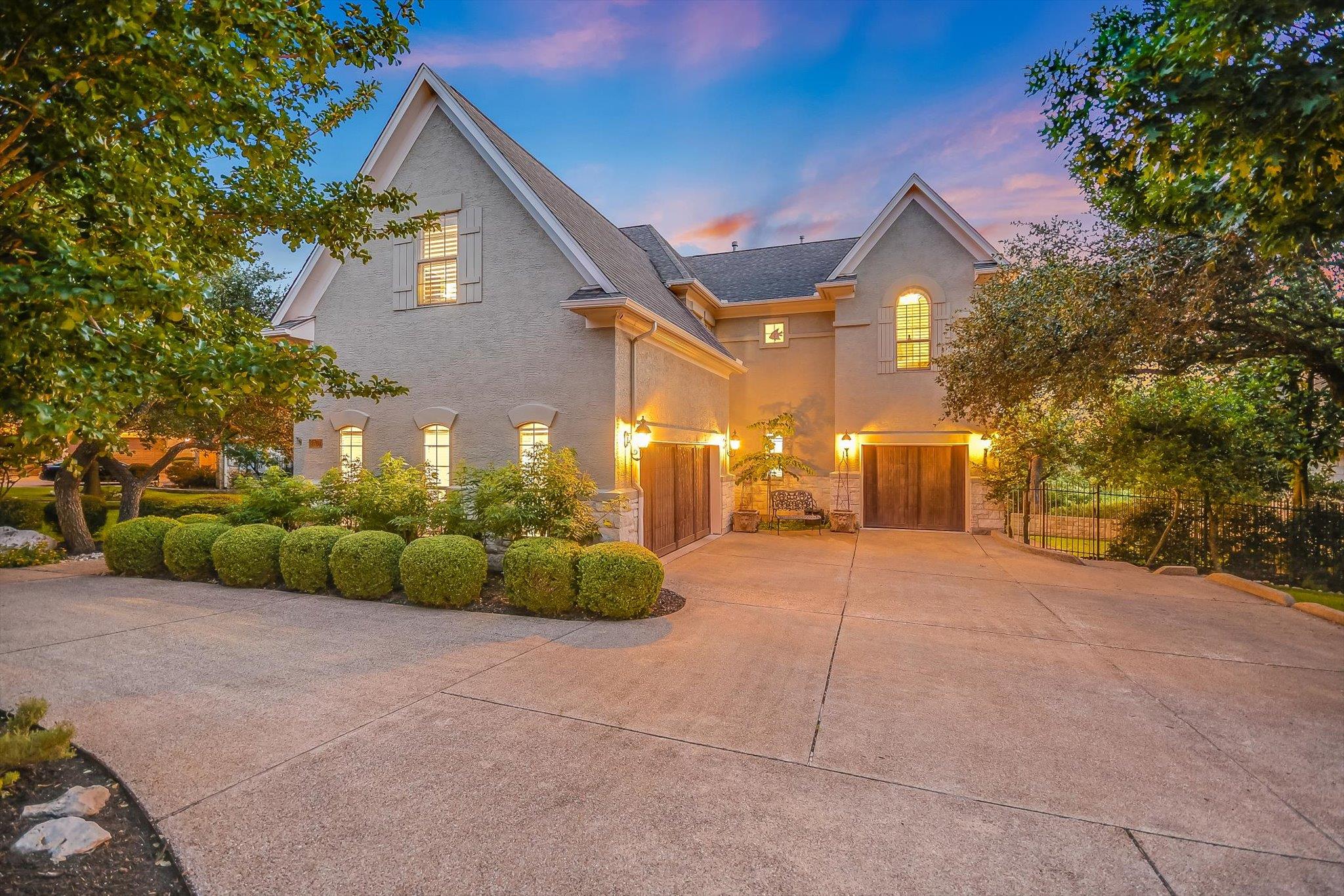 9703 Tree Bend DR